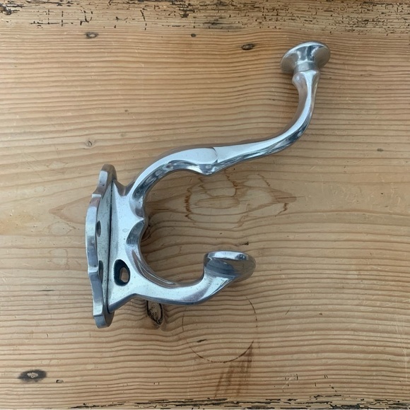 Decorative silver tone wall hook - Picture 1 of 7